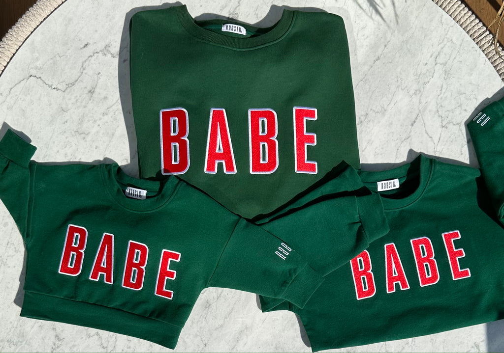 MATCHING HOLIDAY SETS
